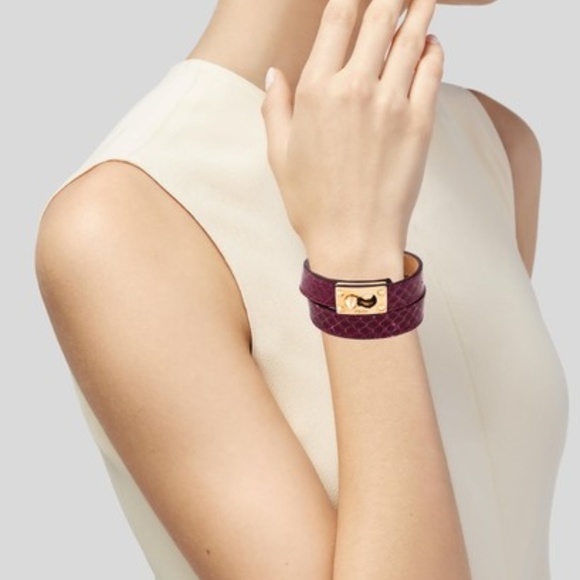 Fendi Burgundy Snakeskin Leather and Gold - Picture 2 of 3